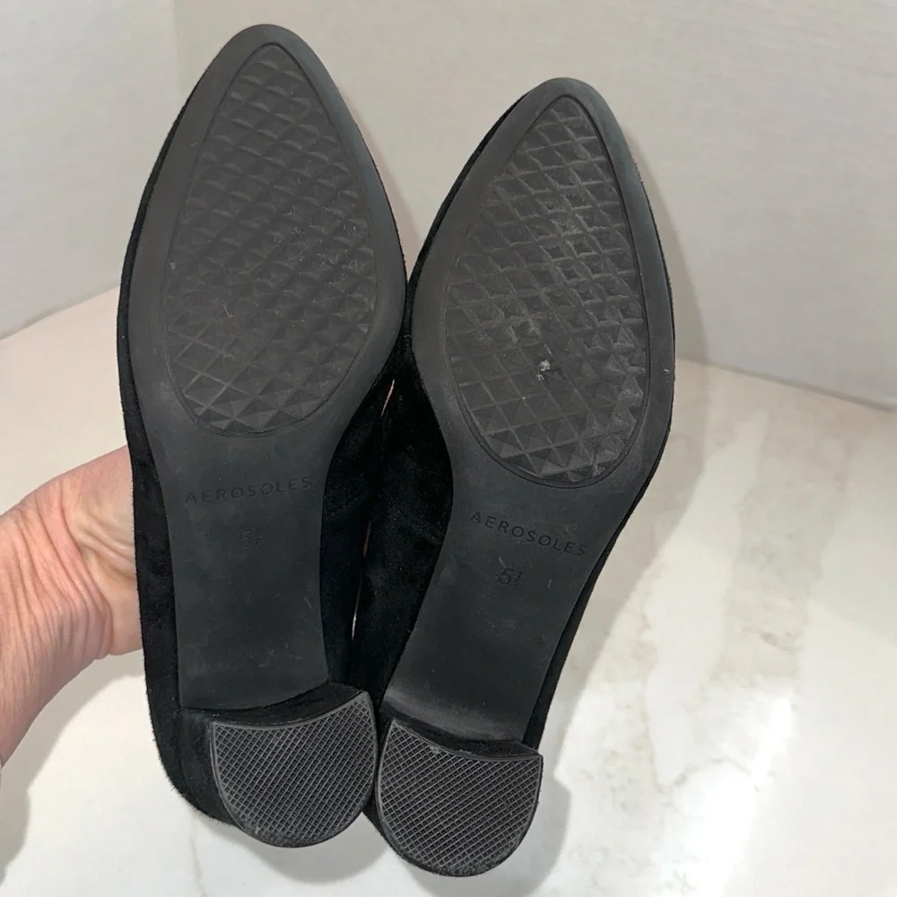 AEROSOLES Bette Suede Pump in Black